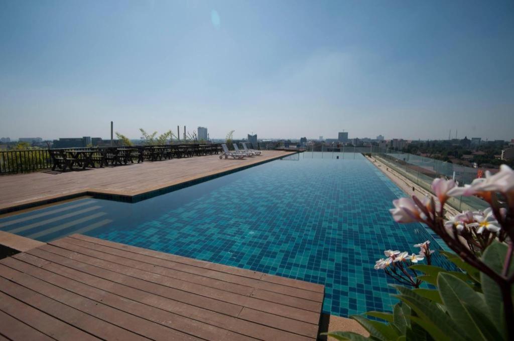 Sky City Hotel В'єнтьян Екстер'єр фото